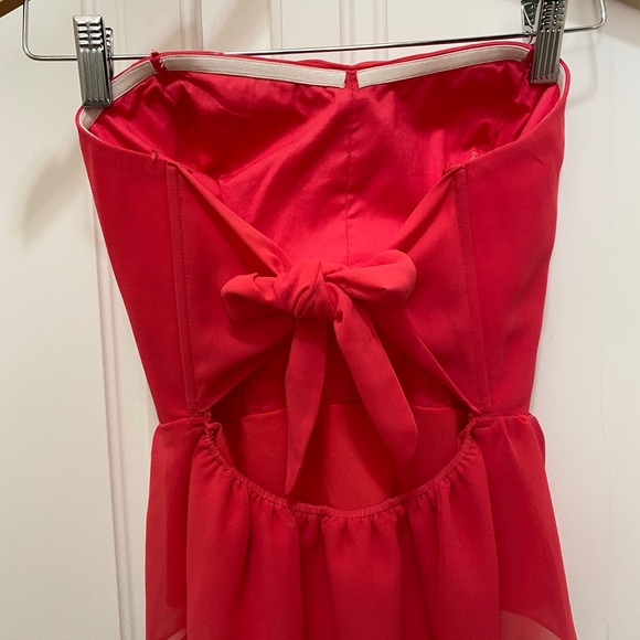 Guess  size xs hot pink off shoulders - Picture 4 of 8